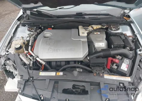 2010 Ford Fusion Hybrid z USA, uszkodzony, nr VIN 3FADP0L37AR132974